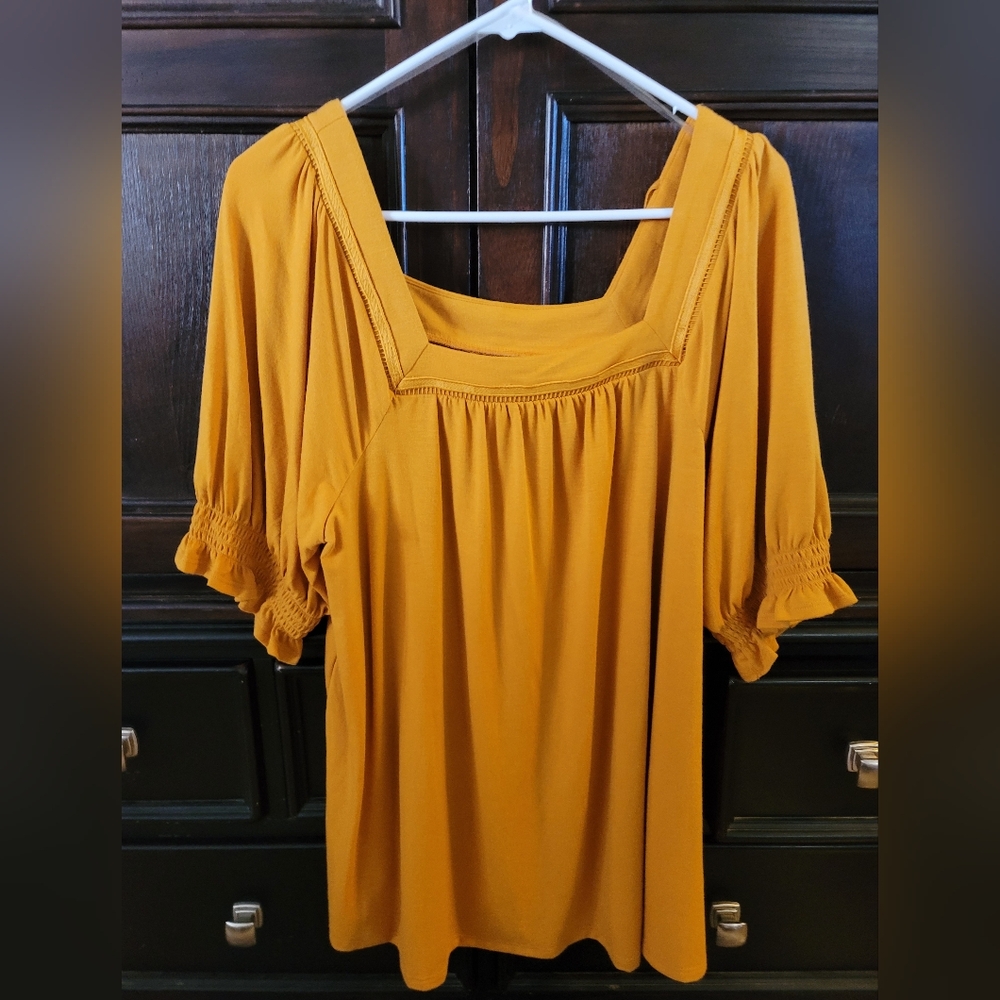 Women's Mustard Top